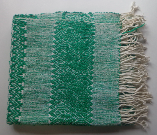 Martha's Mil Usos Woven Runner