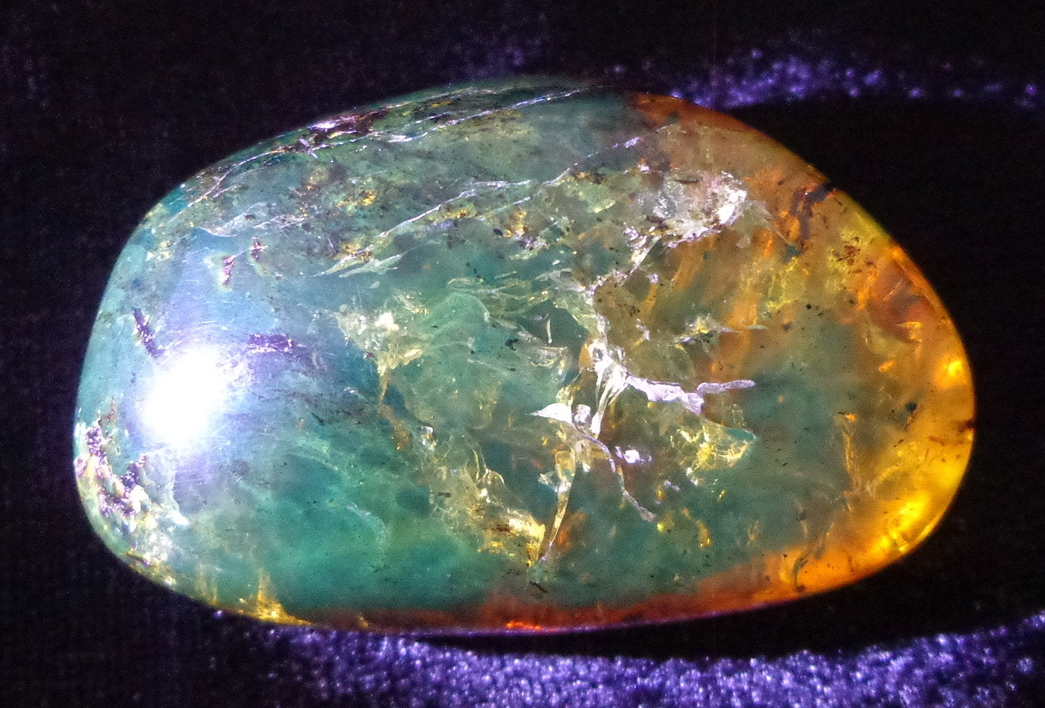 Green Mexican Amber w Some Moss Inclusion Full Polished 42g