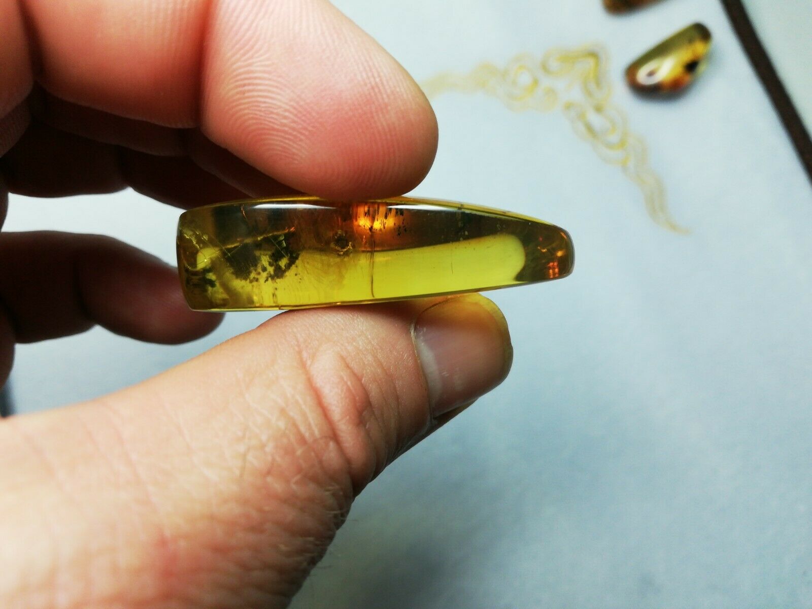 Clear Mexican Amber 10g fully polished with enhydro