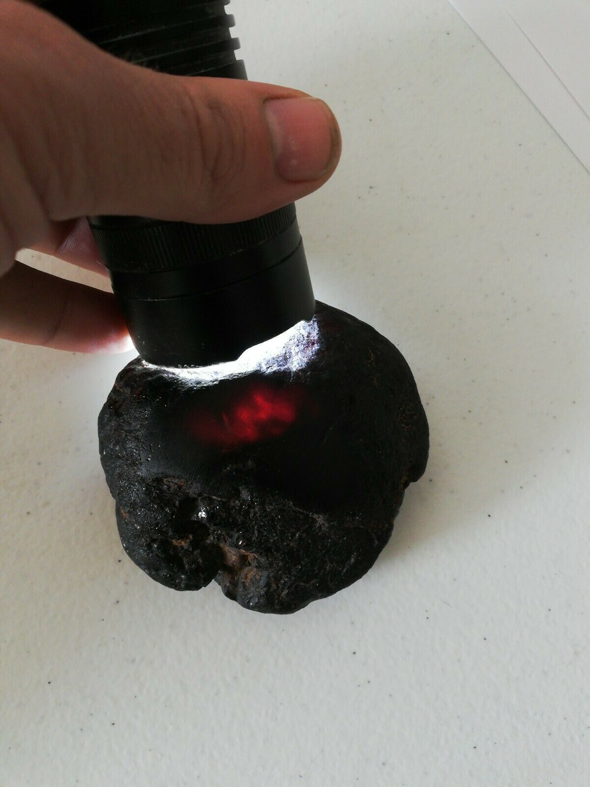 Red Mexican Amber 89g Blood Red Natural Raw