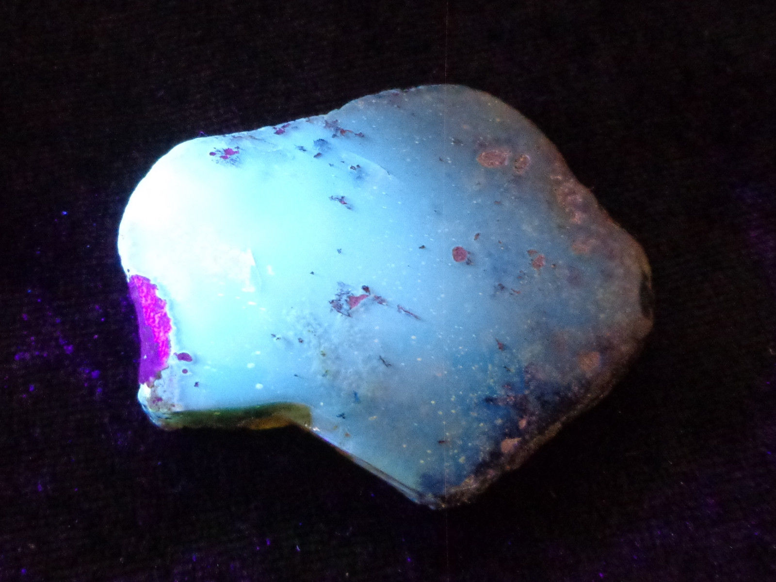 Mexican Inclusion Amber Green Flourescence Top Polished 20g