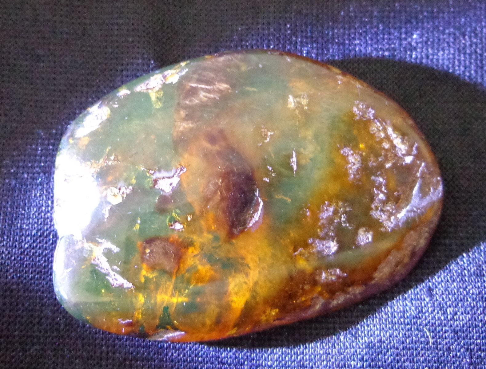 Polished Green Mexican Amber Speciemen 13g