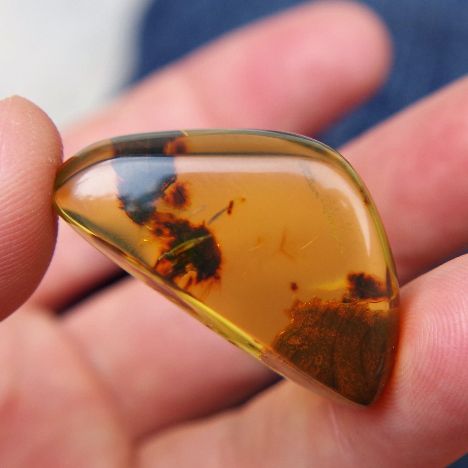 Green Mexican Amber Stone Full Polished Clarity w Some Moss Inclusion 5.8g