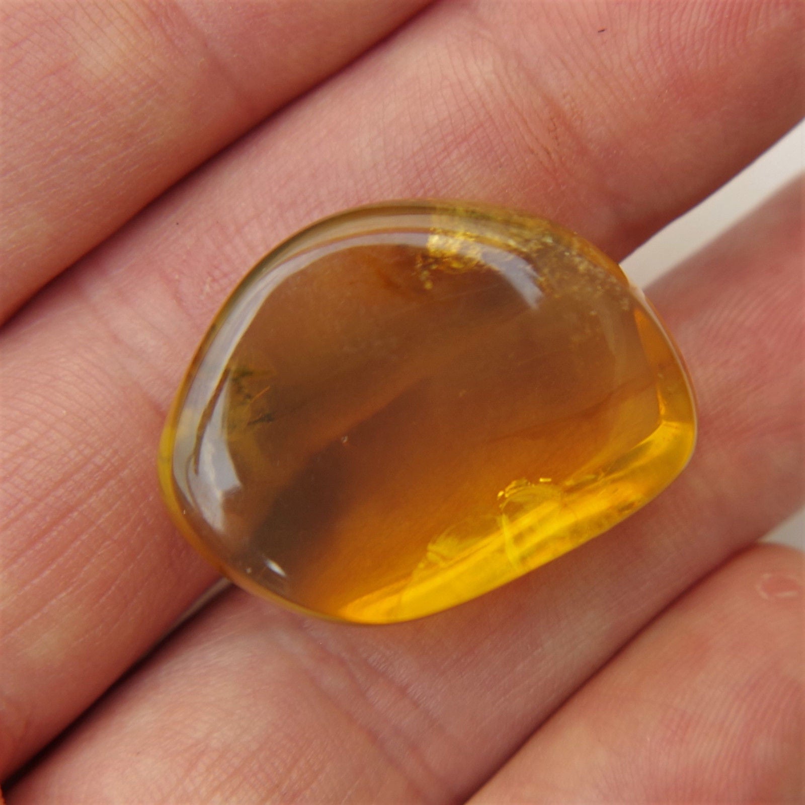 Green Mexican Amber Stone Full Polished Good Clarity w Some Moss Inclusion 4.8g